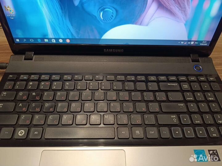 Samsung np300 Pentium/6gb/ssd/2 видеокарты