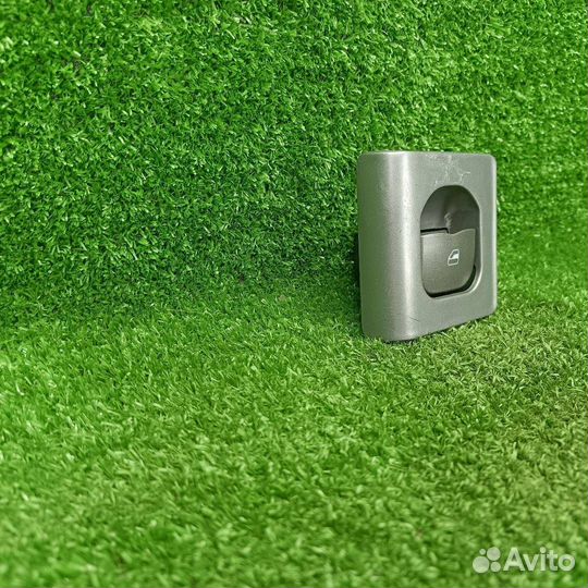 Кнопка стеклоподъемника двери задней правой Chery