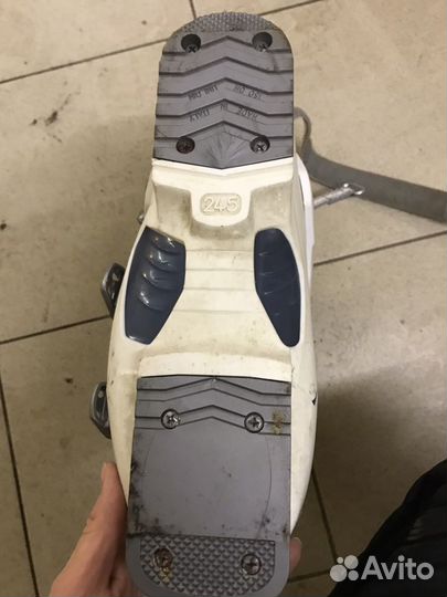 Горнолыжные ботинки, горные лыжи и палки