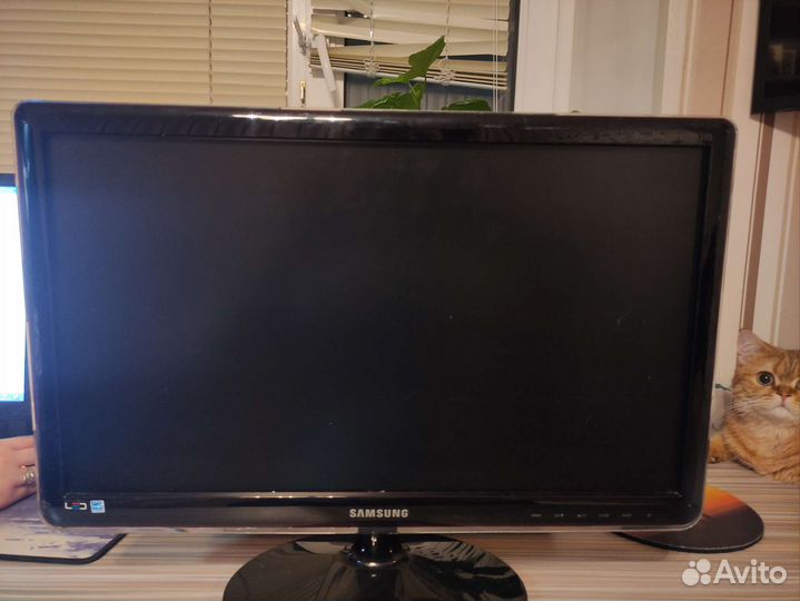 Монитор Samsung 22 дюйма