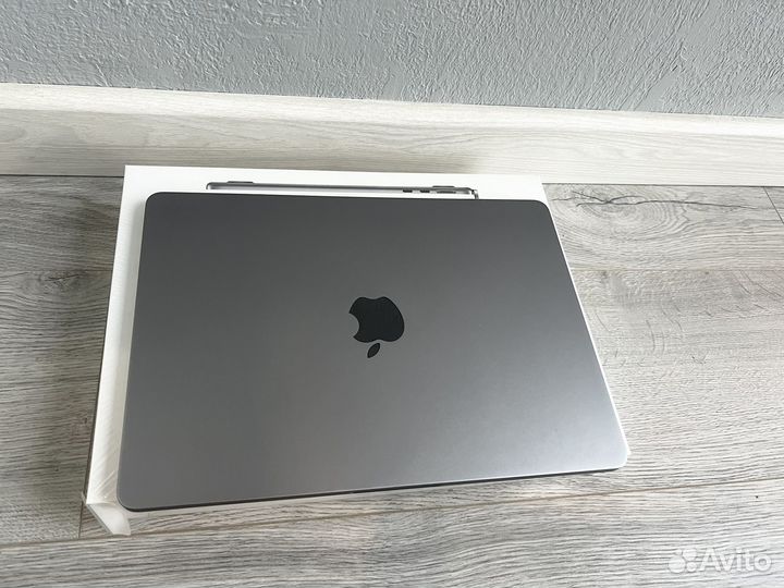 MacBook Air 13.6