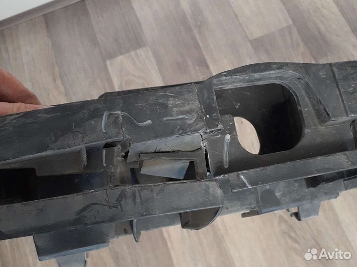 Усилитель бампера Renault Kangoo с 2008