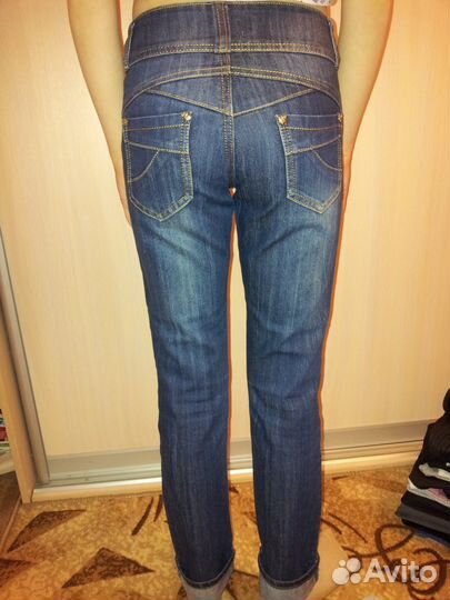 Джинсы новые и стильные на девочку Many Many 24р