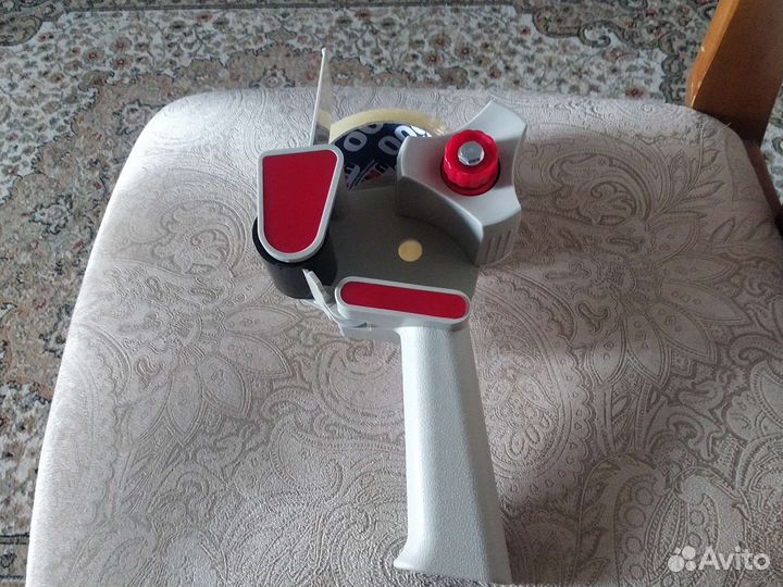 Диспенсер для скотча