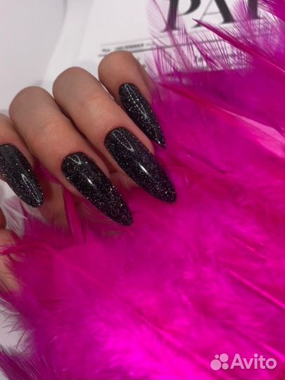 Модель на маникюр и педикюр