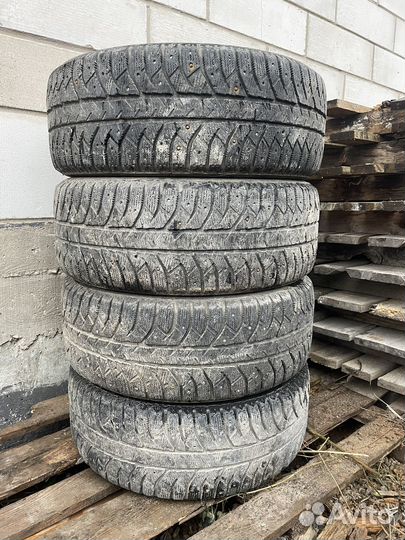 Bridgestone Ice Cruiser 7000S 225/55 R17