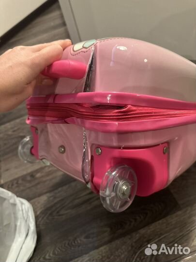 Чемодан детский дефект по корпусу