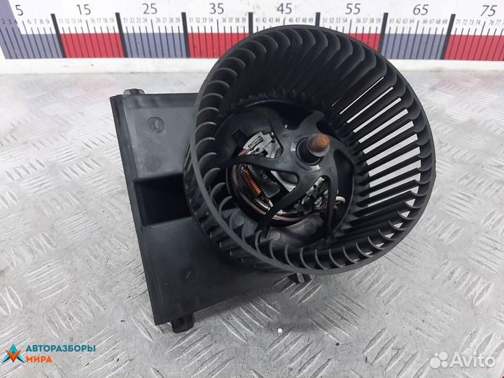 Моторчик печки Volkswagen Golf 4 2002 1J1819021C