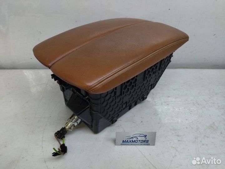 Подлокотник Bmw X5 E70M 5.0 2013