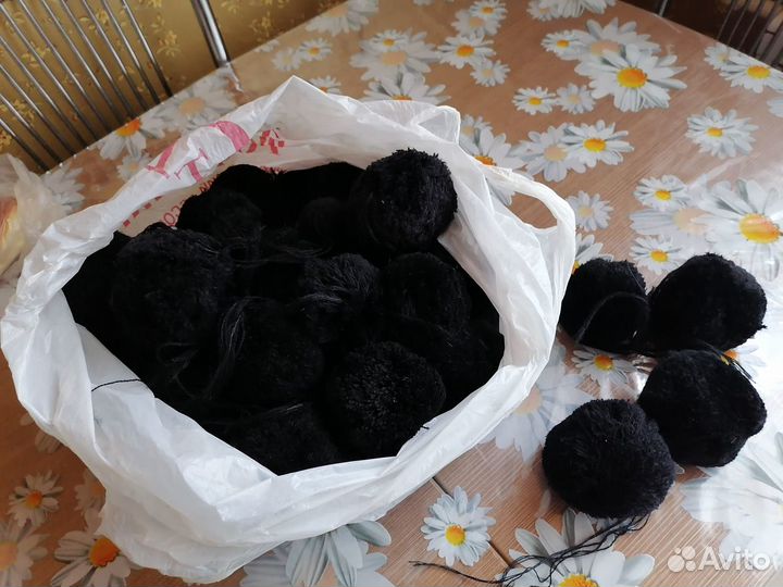 Помпоны для рукоделия частично проданы