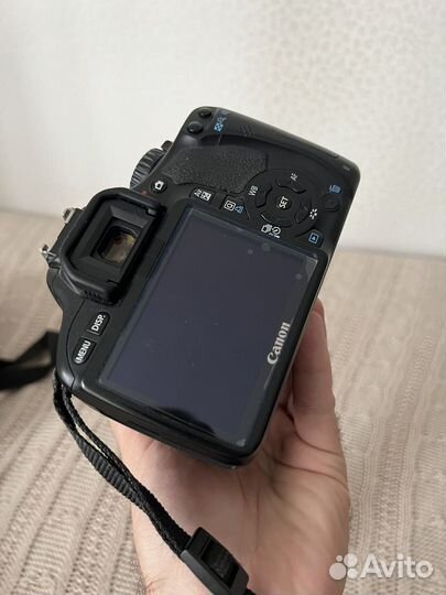 Зеркальный фотоаппарат Canon EOS 550D