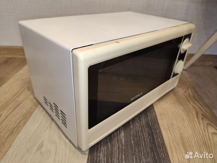 Рабочая микроволновая печь Supra