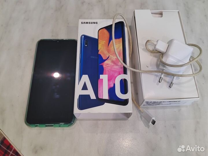 Samsung Galaxy A10, 2/32 ГБ