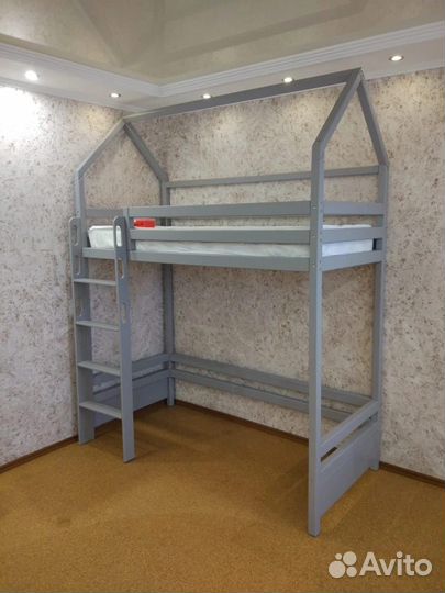 Детская крватка домик