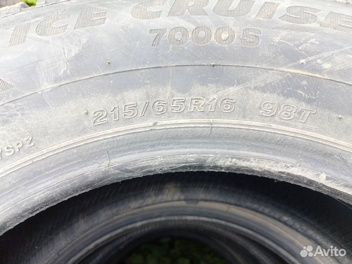 Bridgestone Ice Cruiser 7000S 215/65 R16 98T