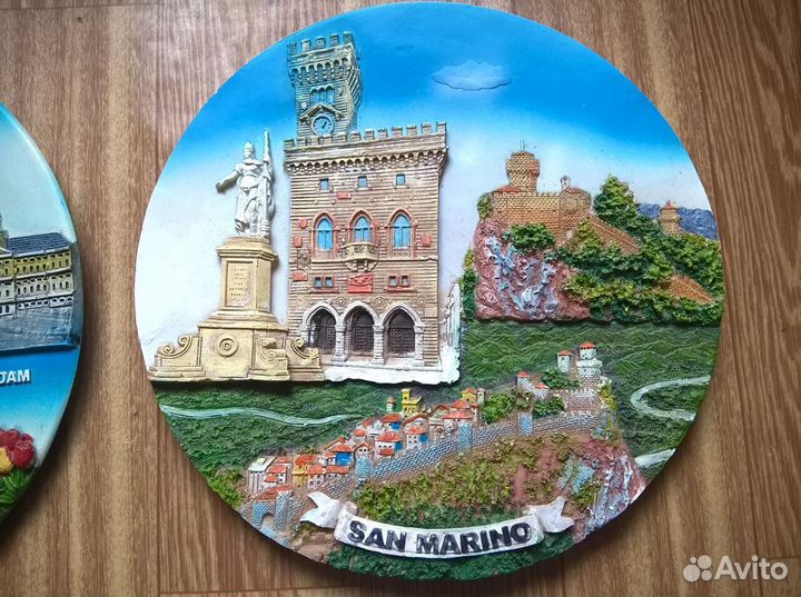 Одним лотом, 3 Сувенирных тарелки