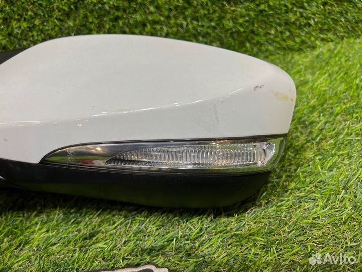Зеркало бокового вида левое Hyundai Accent RB