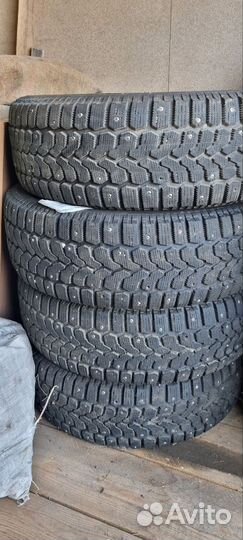 Yokohama Ice Guard Stud IG55 215/70 R15