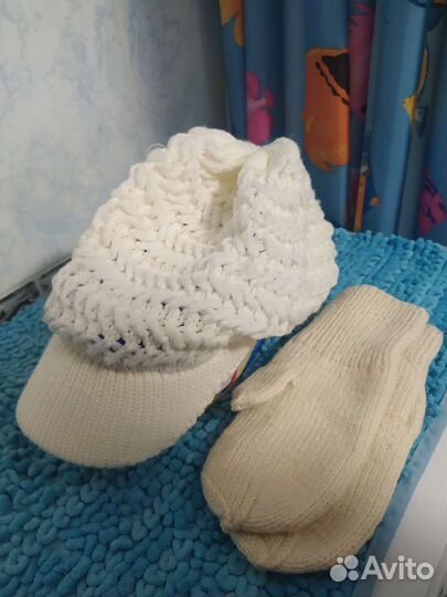 Отдам за шоколадку берёт и варежки