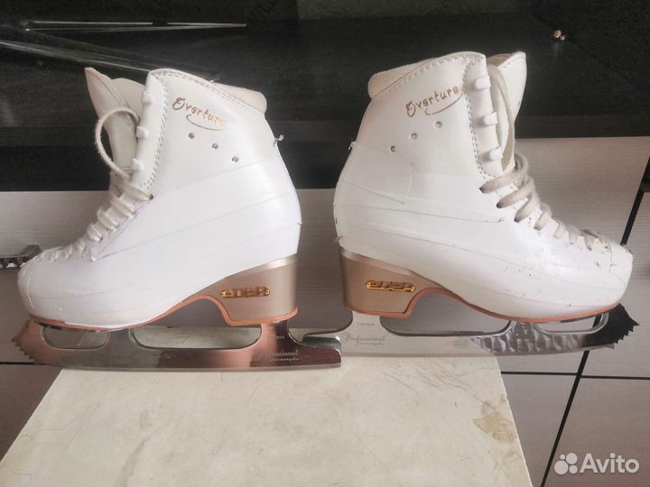 Профессиональные фигурные коньки