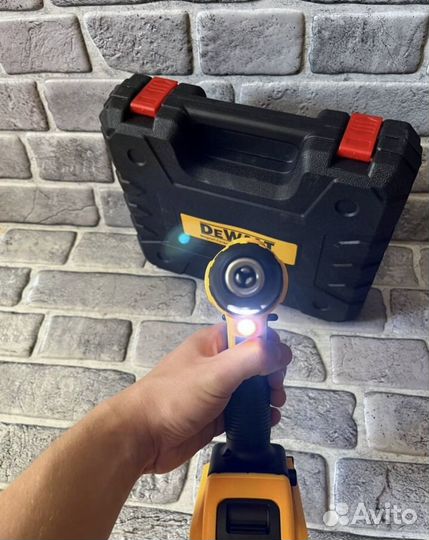 Шуруповерт De Walt 26V
