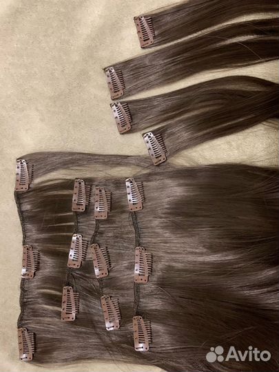 Волосы на заколках