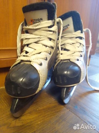 Коньки хоккейные