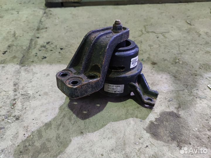 Опора двигателя KIA soul 1