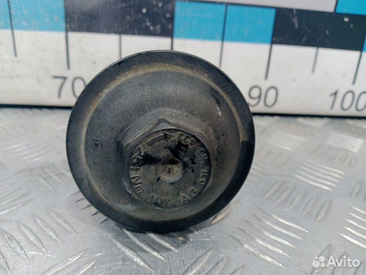 Б/У Крышка масляного фильтр#016