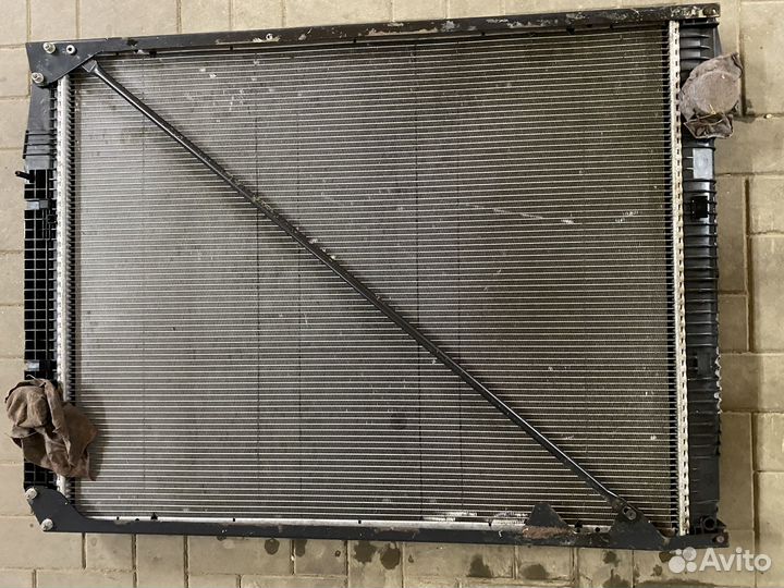 Радиатор мерседес актрос