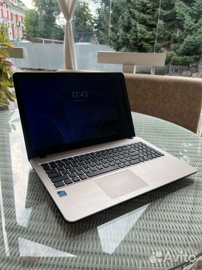 Ноутбук asus D540M