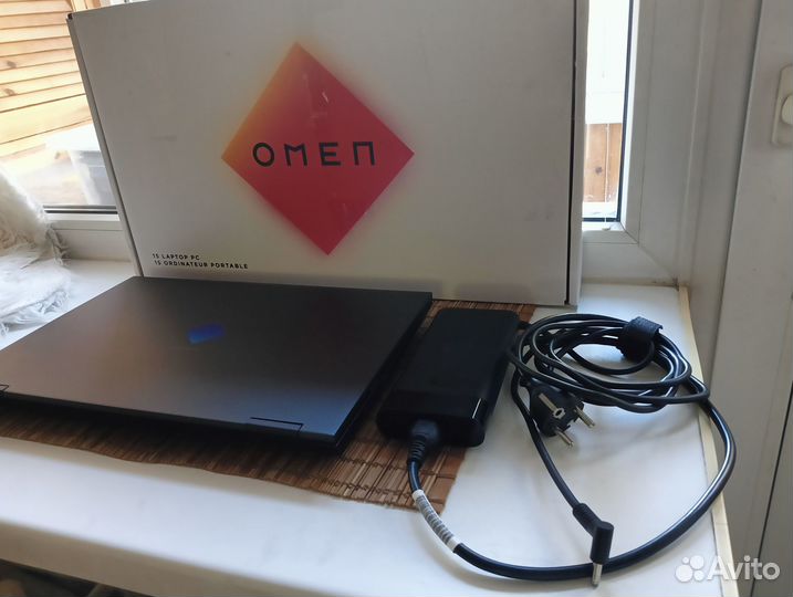 Игровой ноутбук HP Omen 15-en1008ur