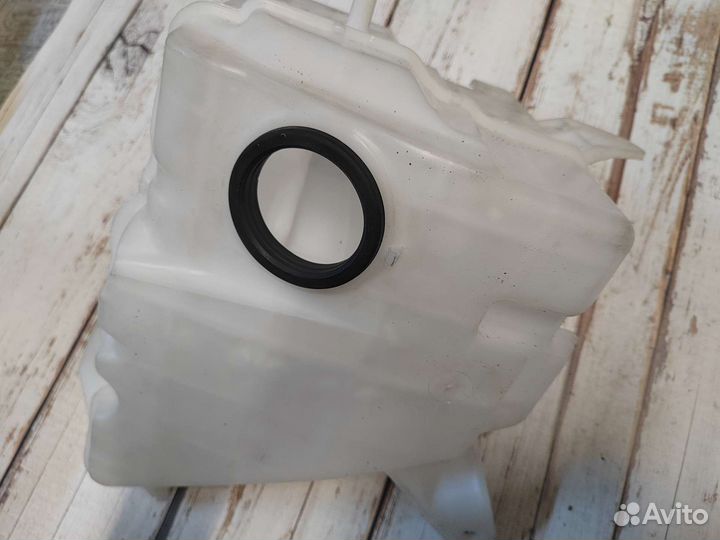 Бачок стеклоомывателя Toyota