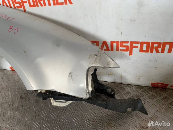 Крыло переднее правое Фольксваген Пассат В5