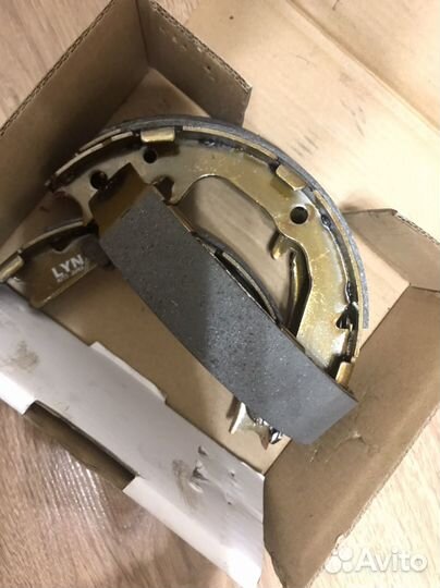 Колодки ручника Mitsubishi Lancer 10