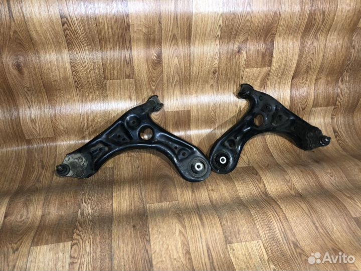Рычаг передний polo sedan