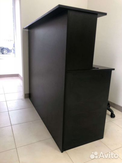 Стойка ресепшн