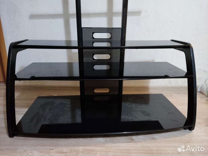 Стеклянная тумба под телевизор