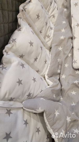 Бортики в кроватку+одеяло+подушка