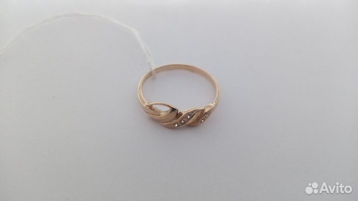 Кольцо с синтетическим камнем Золото