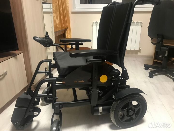 Инвалидная коляска с электроприводом