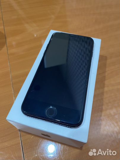 iPhone 7, 32 ГБ