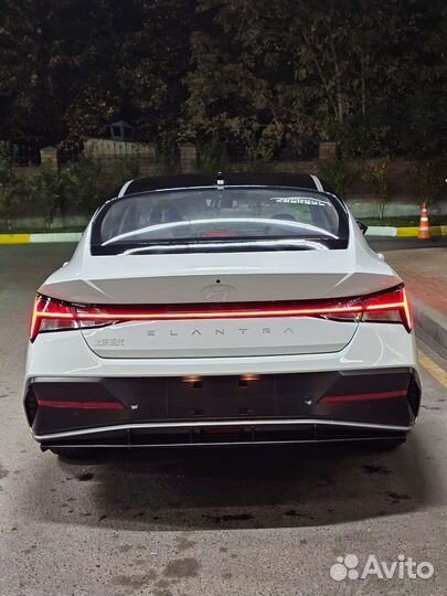 Hyundai Elantra 1.5 CVT, 2023, 100 км