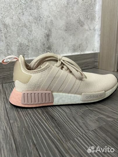 Кроссовки adidas nmd