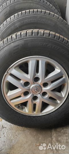 Колеса с зимней резиной на хендай Гранд старекс