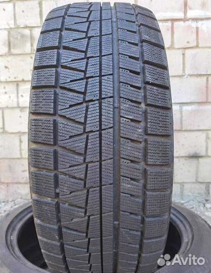 Bridgestone Blizzak Revo GZ 245/45 R18 96Q