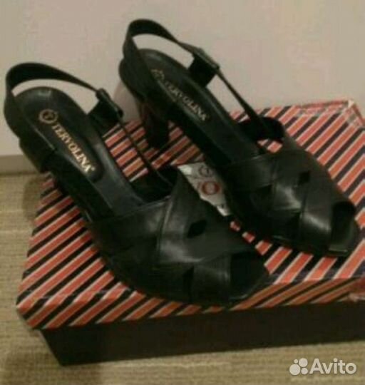 Босоножки кожаные 38 размер