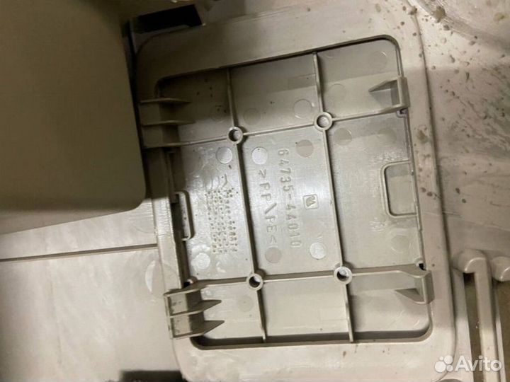 Обшивка багажника задняя левая Toyota Gaia ACM10G