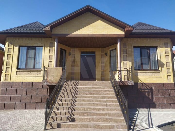 Дом 170 м² на участке 6,5 сот.