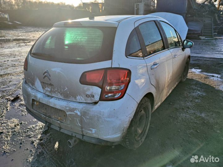 Фонарь крышки багажника правый Citroen C3 2 2010